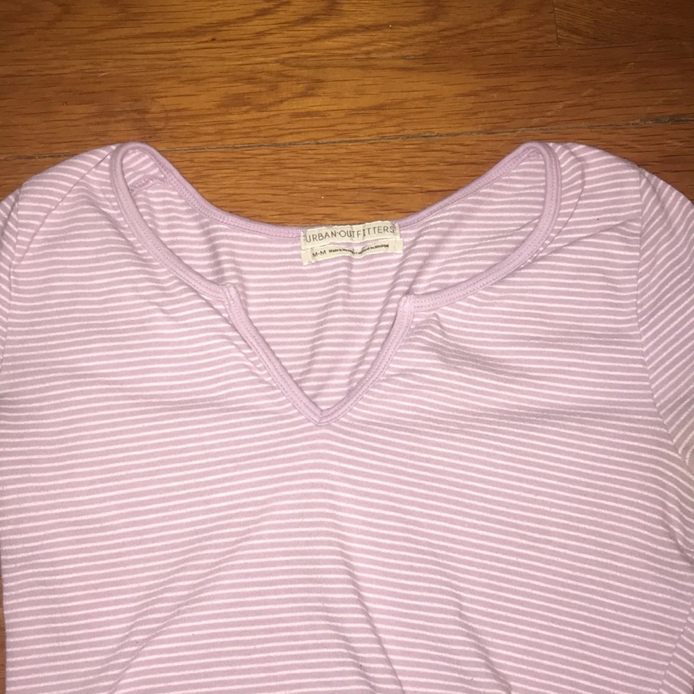 Adorable UO lavender striped v-neck top